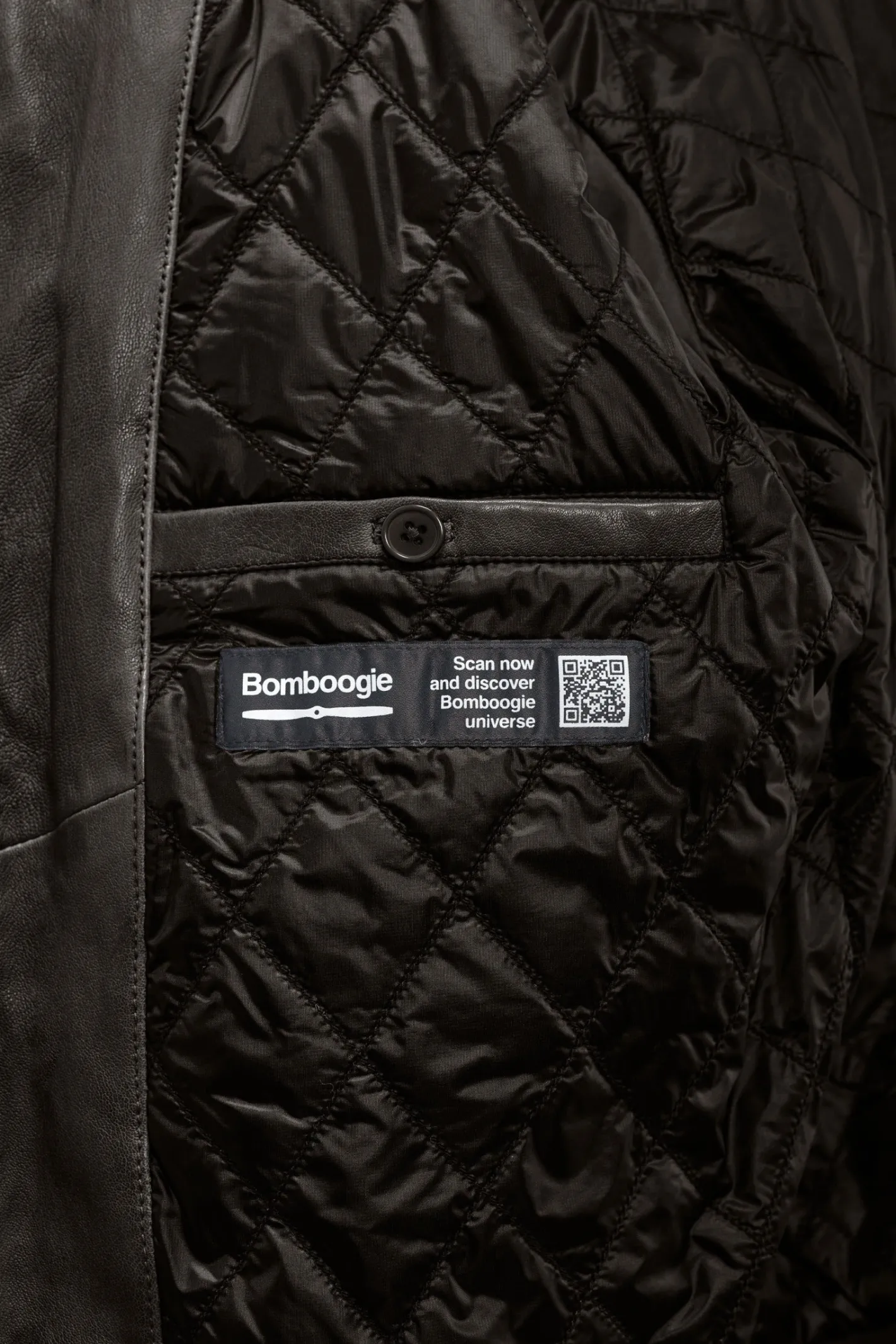 foo_bomberjacke_aus_leder_3.webp Bomboogie Lederjacken-Foo Bomberjacke Aus Leder